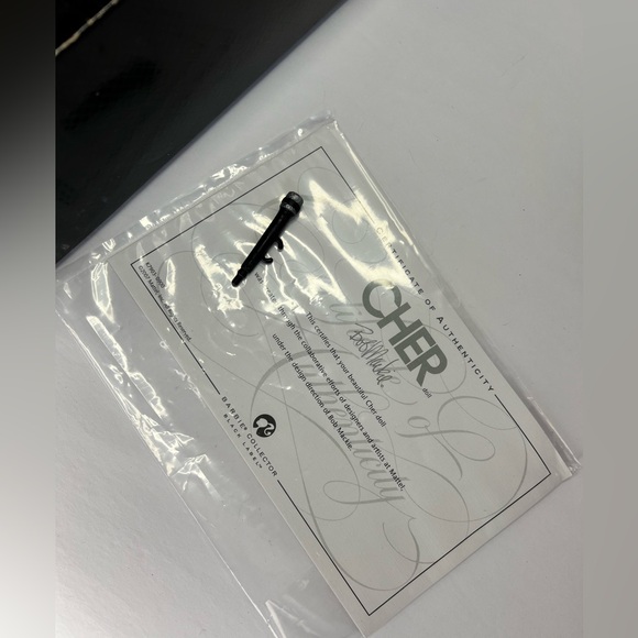 ❌SOLD❌Barbie Collector Black Label Cher Bob Mackie Doll K7903 OOB Damaged Box - Picture 13 of 15